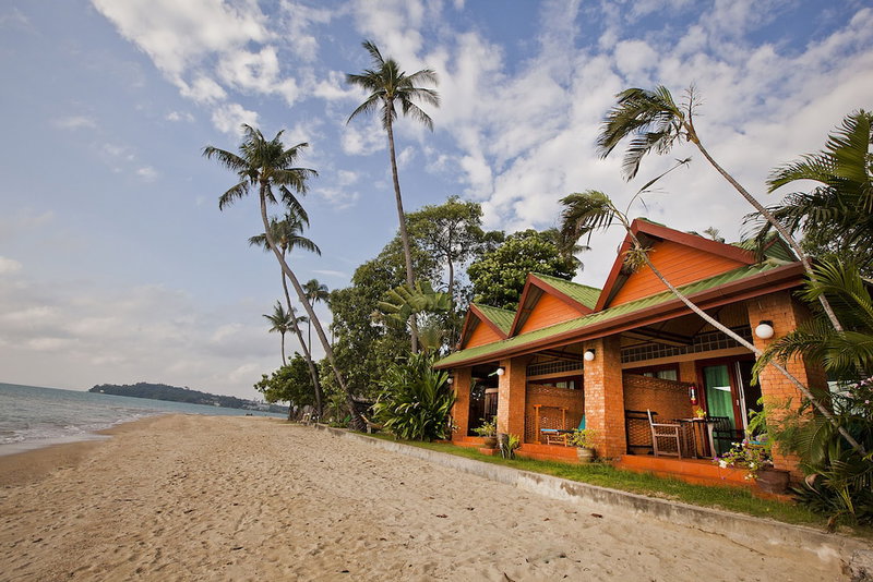 Friendship Beach Resort & Atmanjai Wellness Spa, Rawai, Thailand