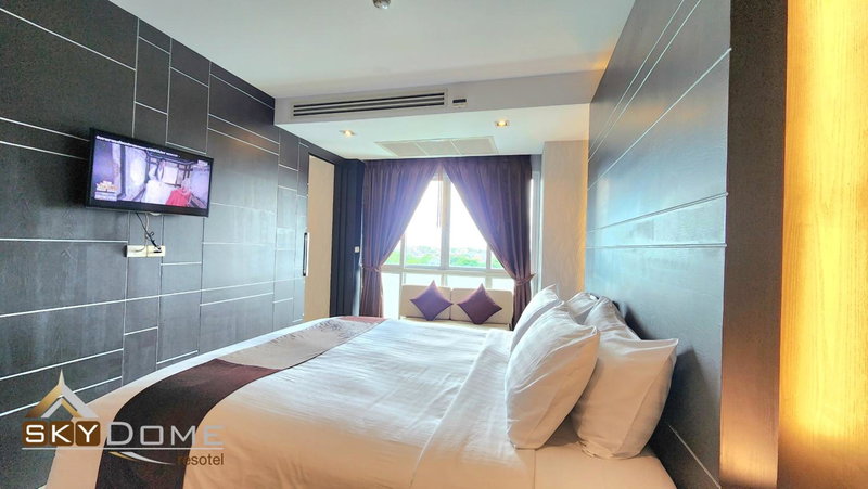Sky dome resotel - โรงแรมสกายโดม รีโซเทล, Bangkok, Thailand