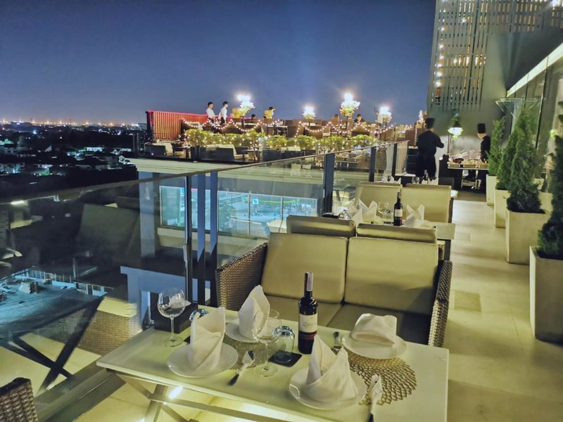 Sky dome resotel - โรงแรมสกายโดม รีโซเทล, Bangkok, Thailand