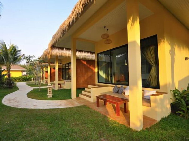 Villa Phra Chan Resort, Tha Mai, Thailand