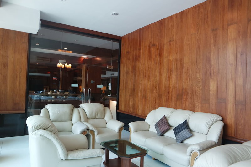 Laemtong Service Apartment, Si Racha, Thailand