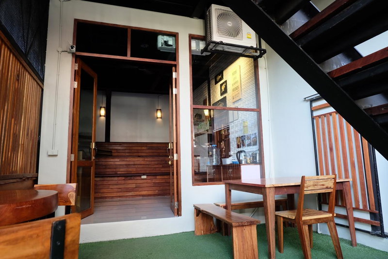 Bloom Cafe & Hostel, Ko Lipe, Thailand
