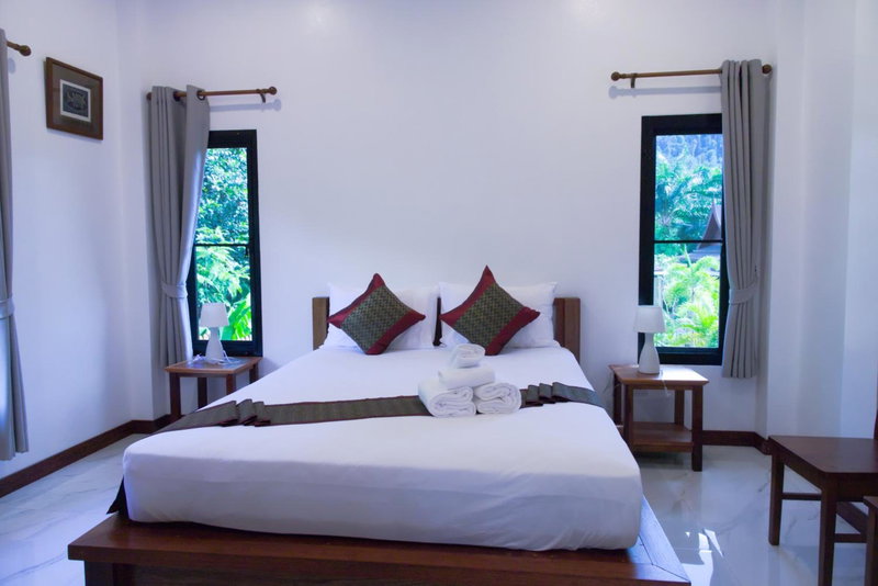 Chanapha Residence, Tab Kaek Beach, Thailand