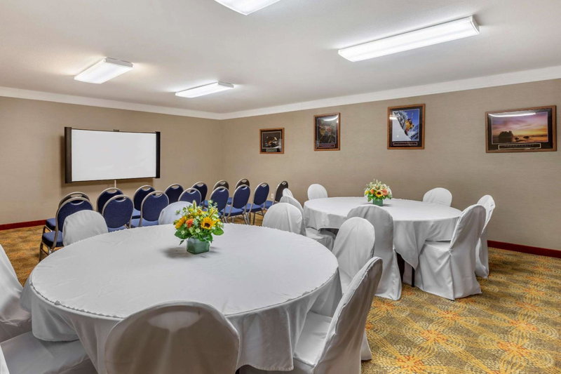 Comfort Suites Visalia - Convention Center, Visalia, Estados Unidos