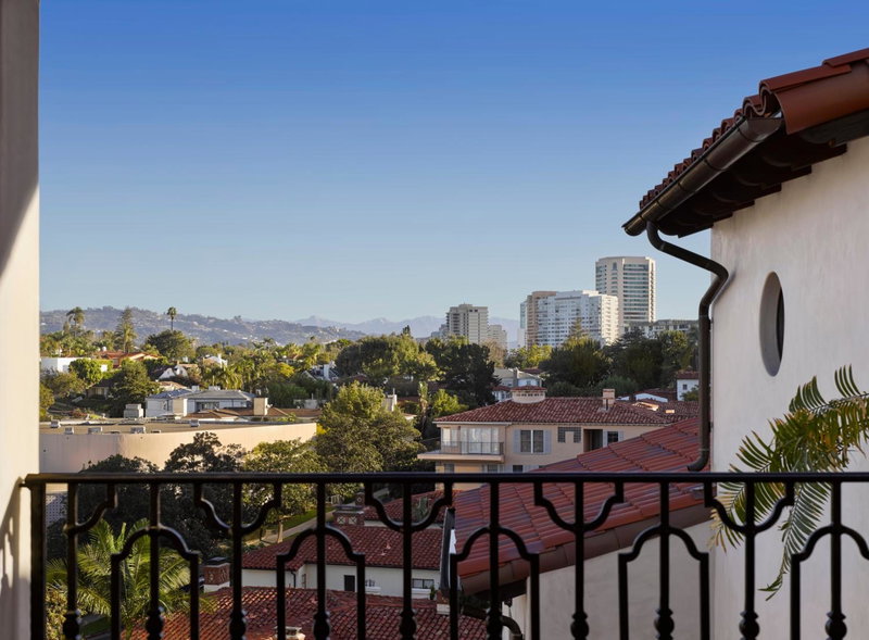 Plaza la Reina, Los Angeles, Соединённые Штаты
