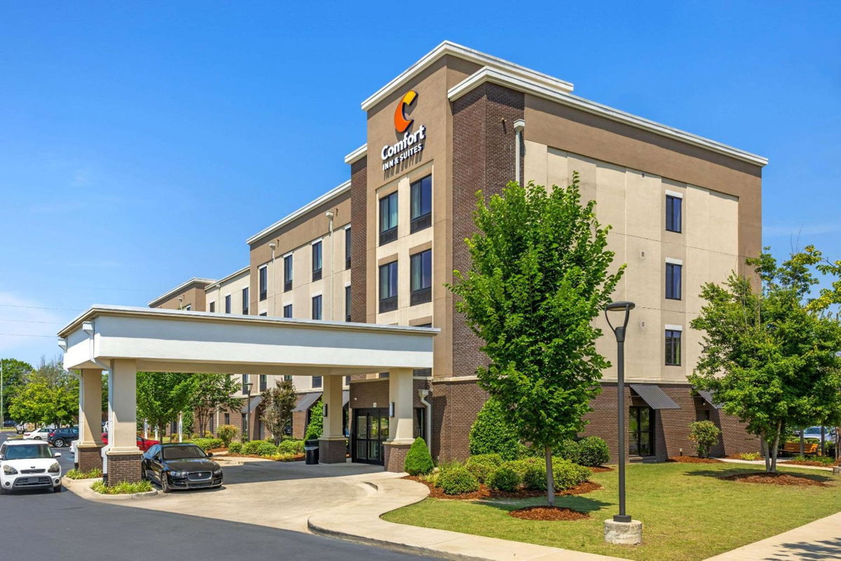 Comfort Inn & Suites At CrossPlex Village, Соединённые Штаты