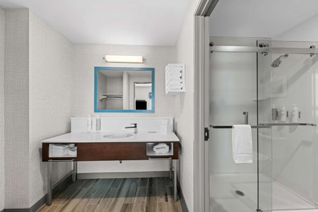 Hampton Inn & Suites Dallas - Farmers Branch, Farmers Branch, United States