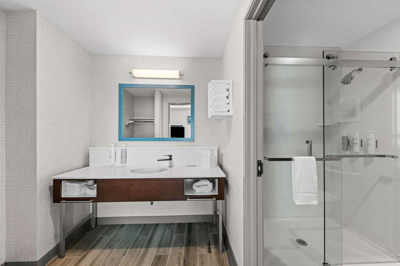 Hampton Inn & Suites Dallas - Farmers Branch, Farmers Branch, United States