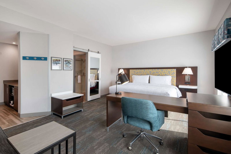 Hampton Inn & Suites Dallas - Farmers Branch, Farmers Branch, United States