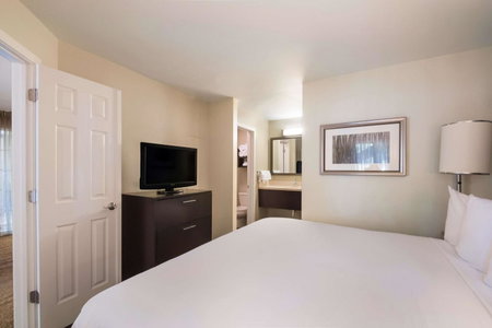 Sonesta ES Suites Dulles Airport, Herndon, United States
