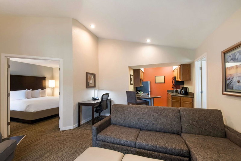 Sonesta ES Suites Dulles Airport, Herndon, United States