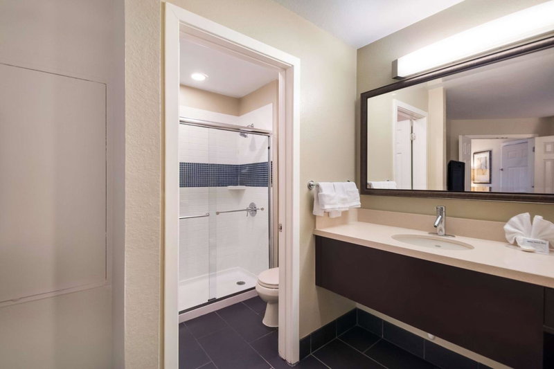 Sonesta ES Suites Dulles Airport, Herndon, United States