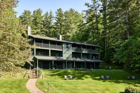Bluebird Cady Hill Lodge, Stowe, United States