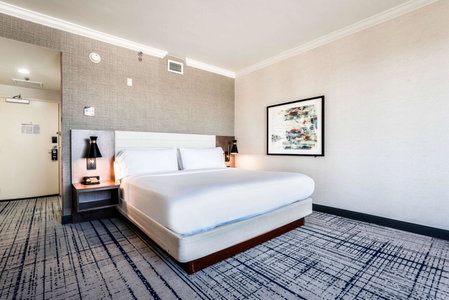 DoubleTree by Hilton South Charlotte Tyvola, Charlotte, United States