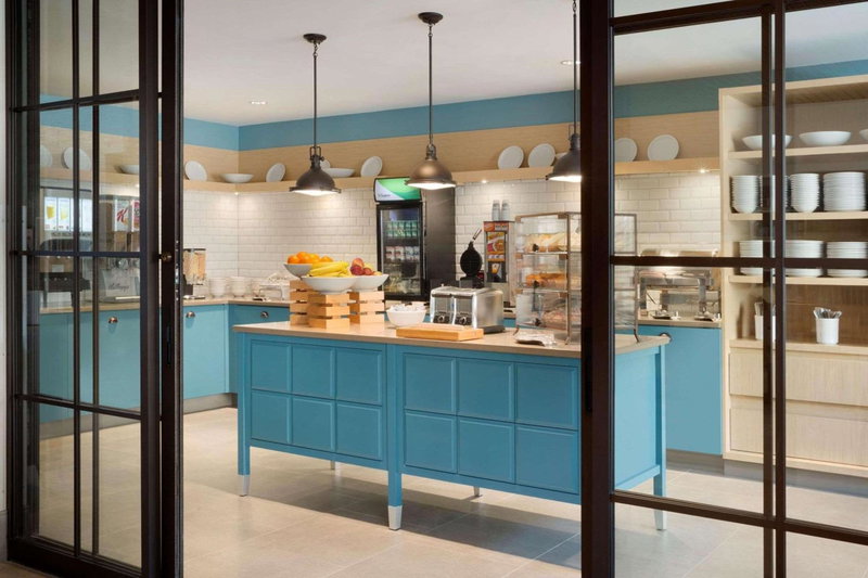 Country Inn & Suites by Radisson Asheville River Arts District, Asheville, United States
