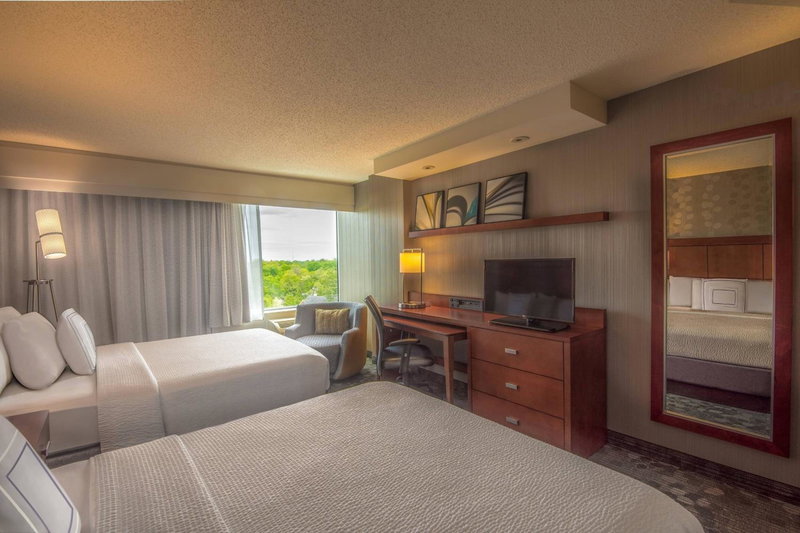 Courtyard by Marriott Bethesda Chevy Chase, Bethesda, United States