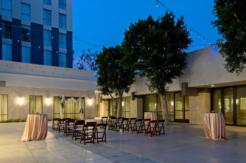Holiday Inn Long Beach - Airport by IHG, Long Beach, United States