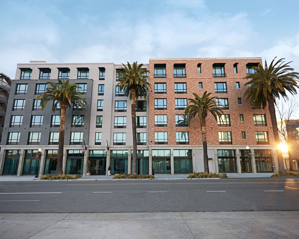 Отель · The Fort Sutter Sacramento, Tapestry Collection by Hilton, Sacramento