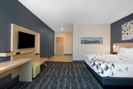 La Quinta Inn & Suites by Wyndham Manassas, VA- Dulles Airport, Manassas, United States