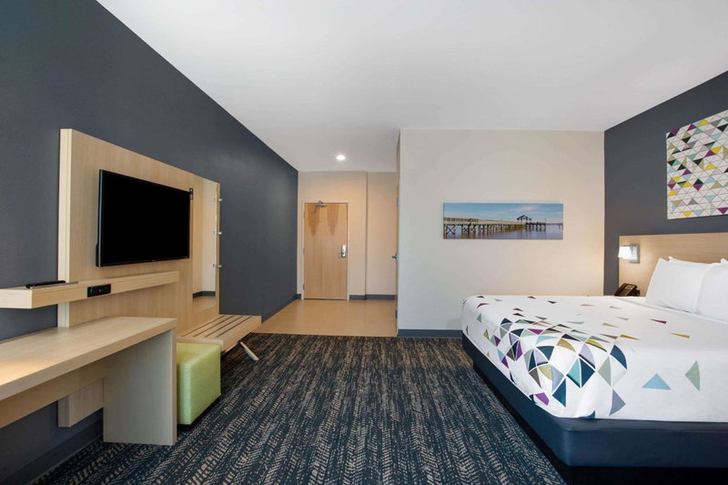 La Quinta Inn & Suites by Wyndham Manassas, VA- Dulles Airport, Manassas, United States
