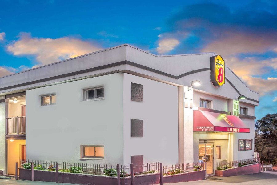 Super 8 by Wyndham North Bergen NJ/NYC Area, North Bergen, United States