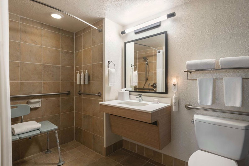 Spark by Hilton Sarasota Siesta Key Gateway, Sarasota, United States