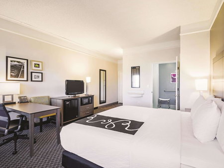 La Quinta Inn & Suites by Wyndham Austin Near The Domain, Austin, United States