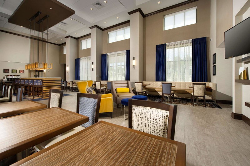 Hampton Inn & Suites Falls Church, Falls Church, United States