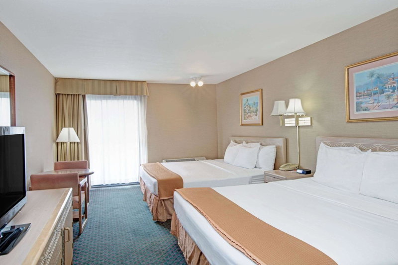 Howard Johnson by Wyndham Torrance, Torrance, United States