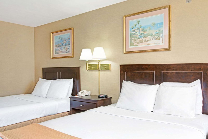 Howard Johnson by Wyndham Torrance, Torrance, United States
