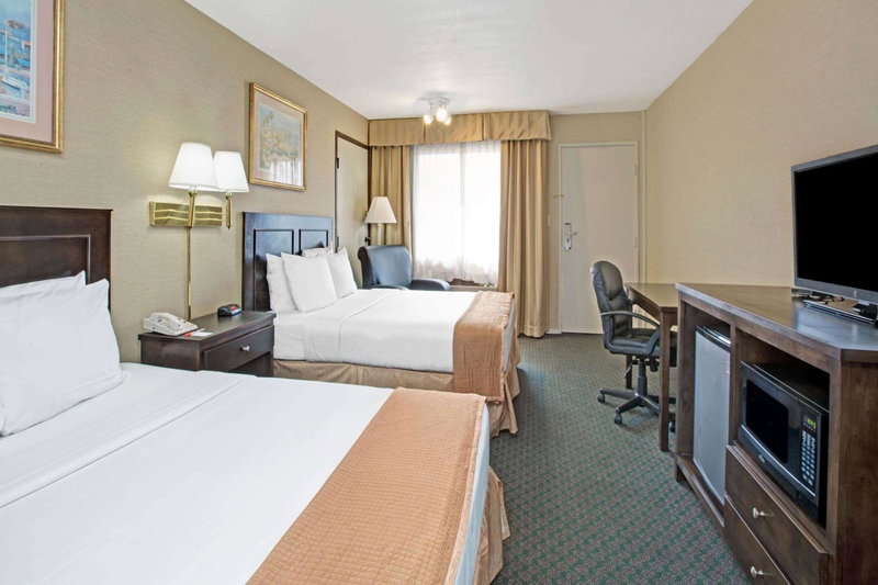 Howard Johnson by Wyndham Torrance, Torrance, United States