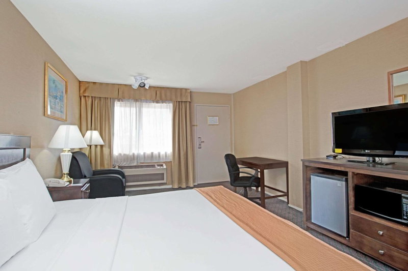 Howard Johnson by Wyndham Torrance, Torrance, United States