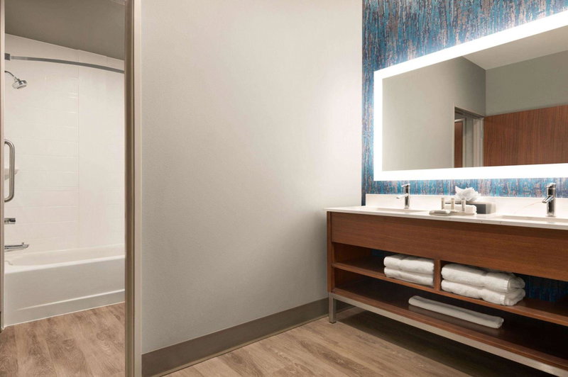 La Quinta Inn & Suites by Wyndham Marysville, Marysville, United States
