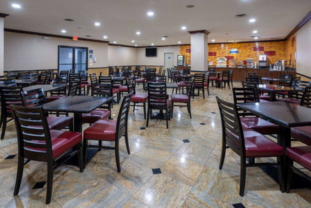 Days Hotel by Wyndham North Bergen, North Bergen, United States