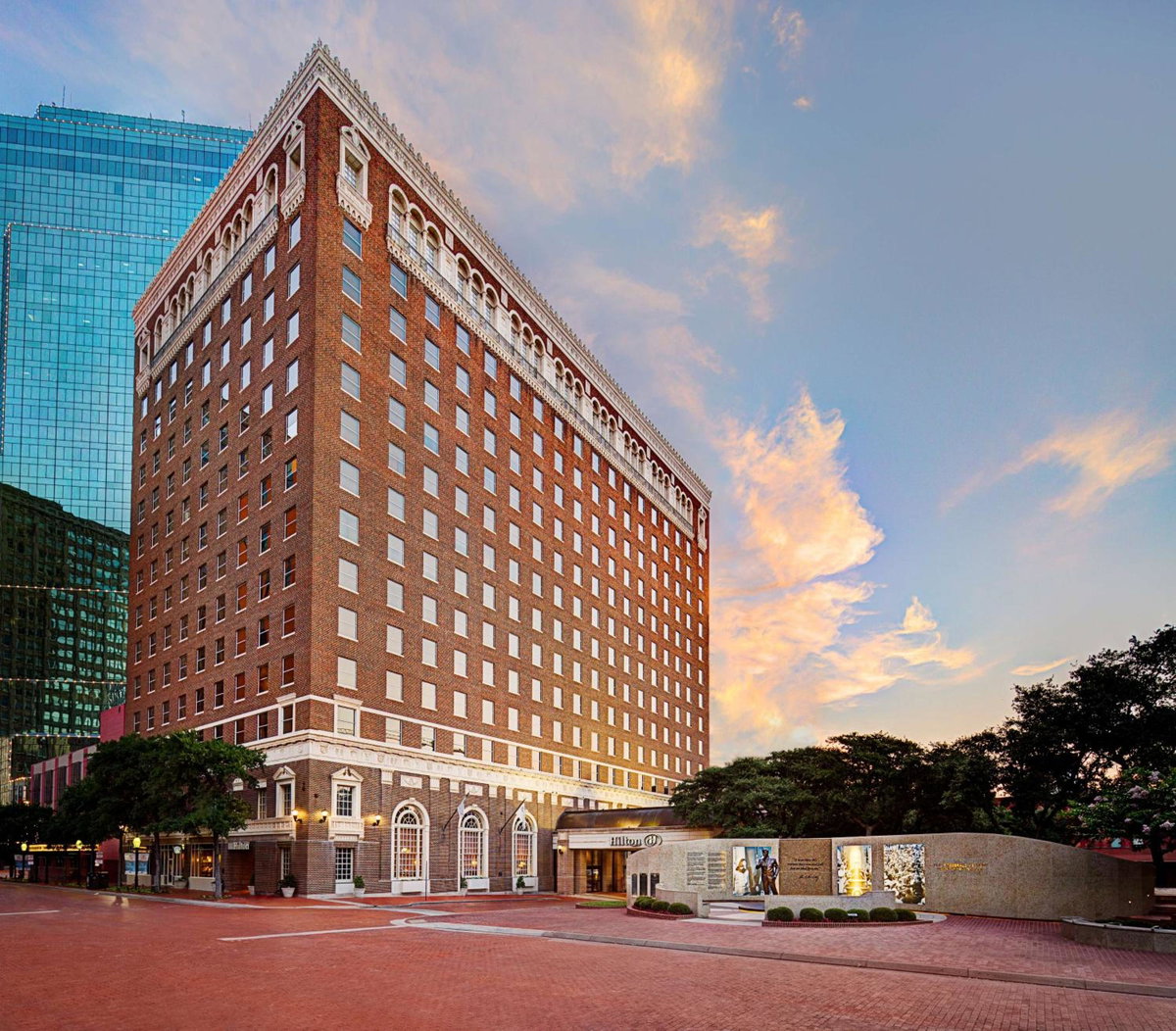 Hotel · Hilton Fort Worth, Fort Worth