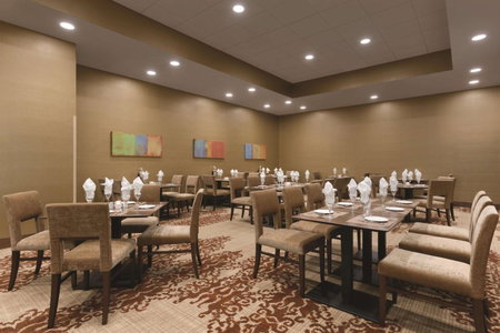 Embassy Suites by Hilton Akron Canton Airport, North Canton, United States