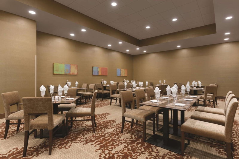 Embassy Suites by Hilton Akron Canton Airport, North Canton, United States