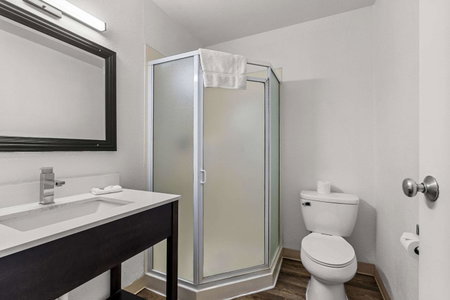 Econo Lodge Stockton near I-5 Fairgrounds, Stockton, United States