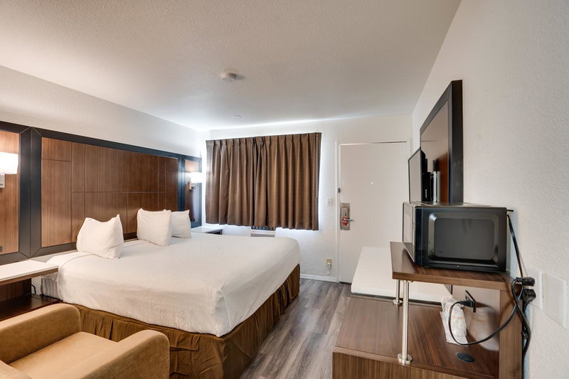 Econo Lodge Stockton near I-5 Fairgrounds, Stockton, United States
