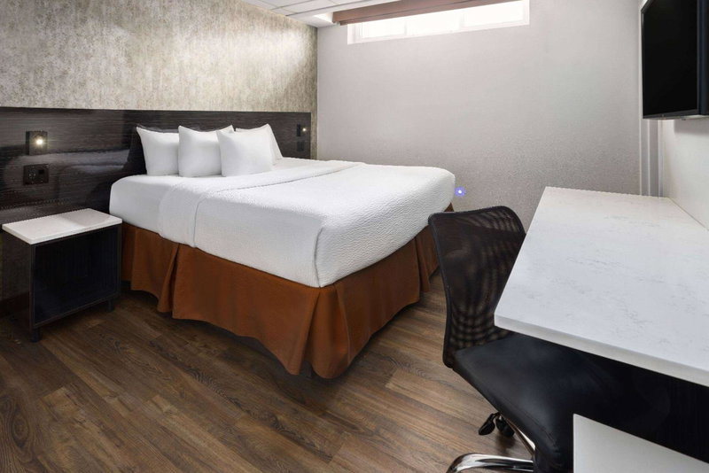 Ramada by Wyndham Bronx, Bronx, United States