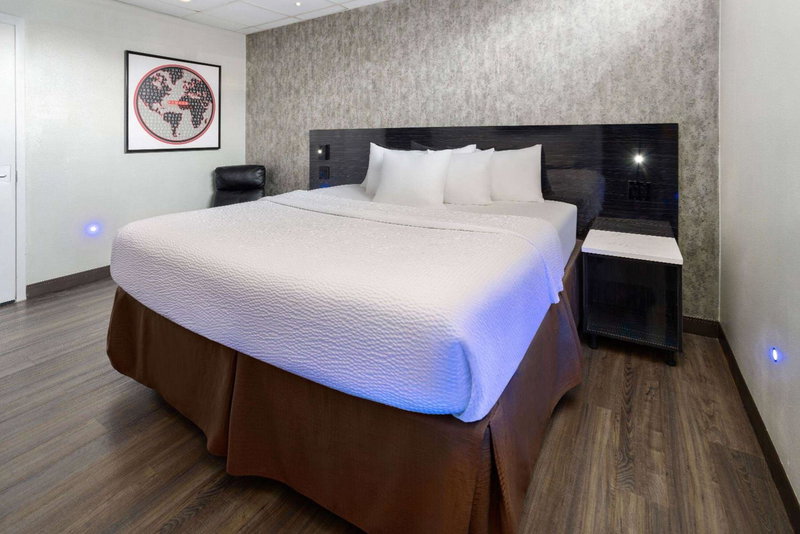 Ramada by Wyndham Bronx, Bronx, United States