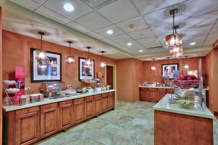 Hampton Inn & Suites Scottsdale at Talking Stick, Scottsdale, United States