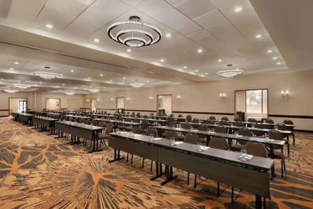Embassy Suites by Hilton Milwaukee Brookfield, Brookfield, United States