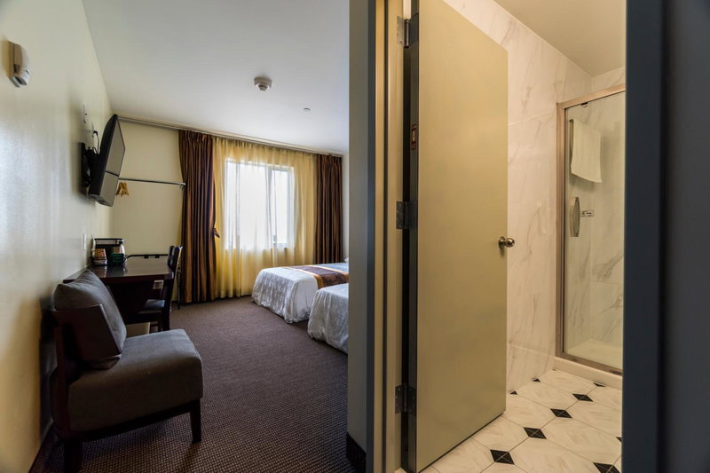 John Hotel, Queens, United States