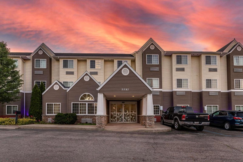 Sleep Inn & Suites Kalamazoo Southwest, Kalamazoo, United States