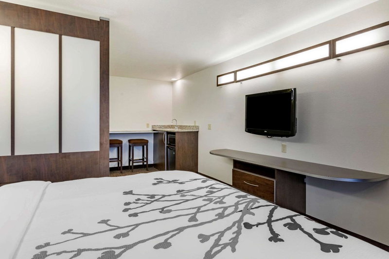 Sleep Inn & Suites Kalamazoo Southwest, Kalamazoo, United States