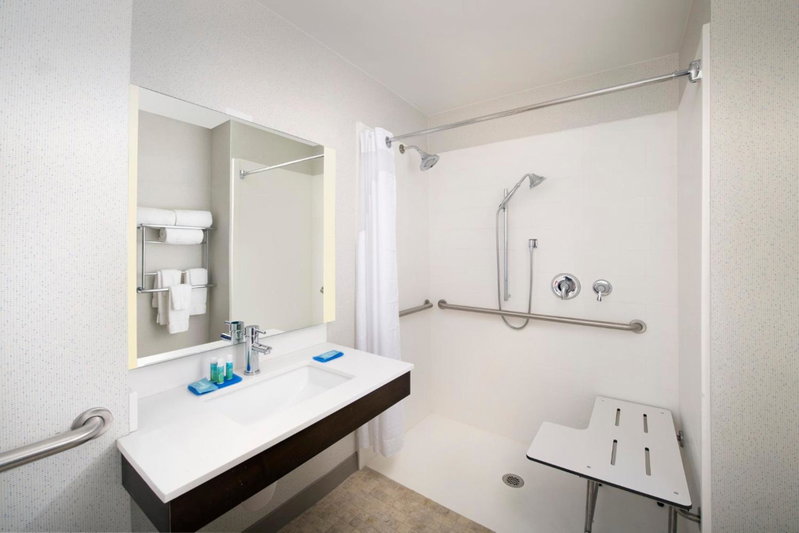 Holiday Inn Express & Suites Baltimore - BWI Airport North by IHG, Linthicum Heights, United States