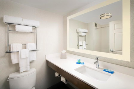 Holiday Inn Express & Suites Baltimore - BWI Airport North by IHG, Linthicum Heights, United States