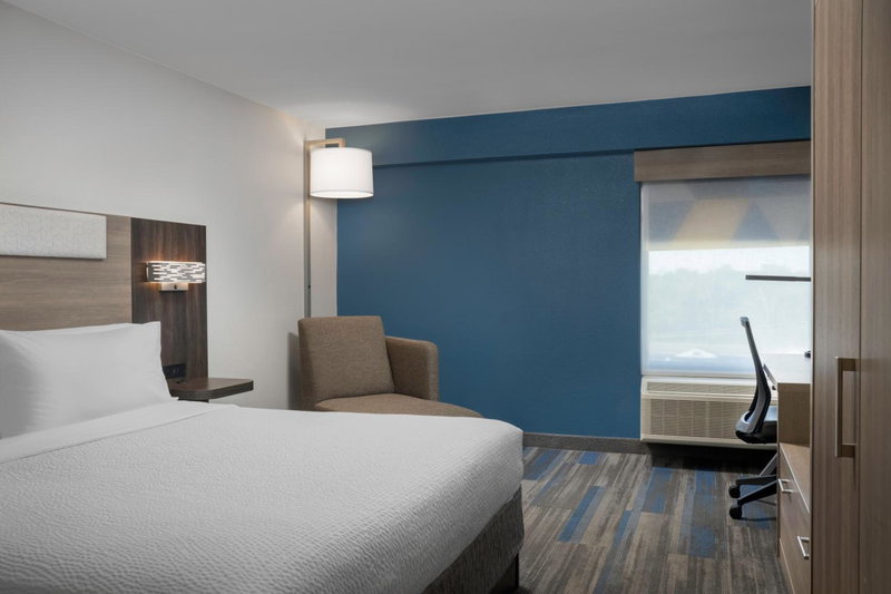 Holiday Inn Express & Suites Baltimore - BWI Airport North by IHG, Linthicum Heights, United States