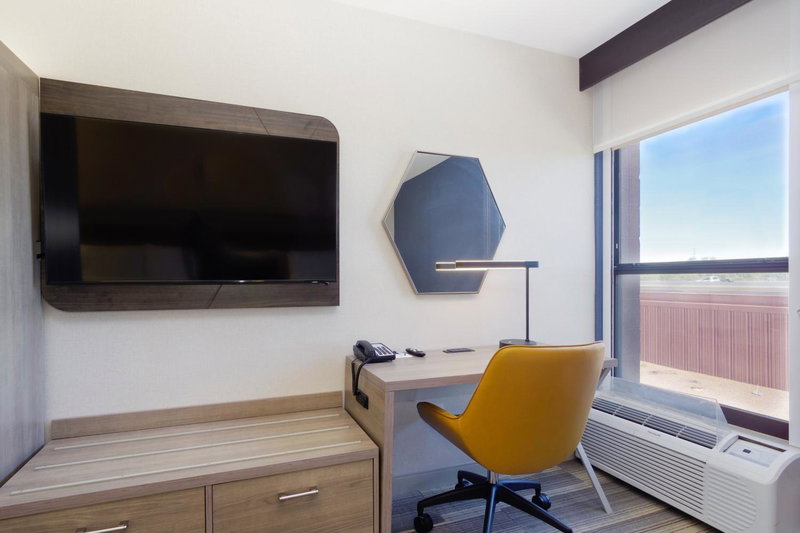 Holiday Inn Express & Suites Phoenix - Tempe by IHG, Tempe, United States